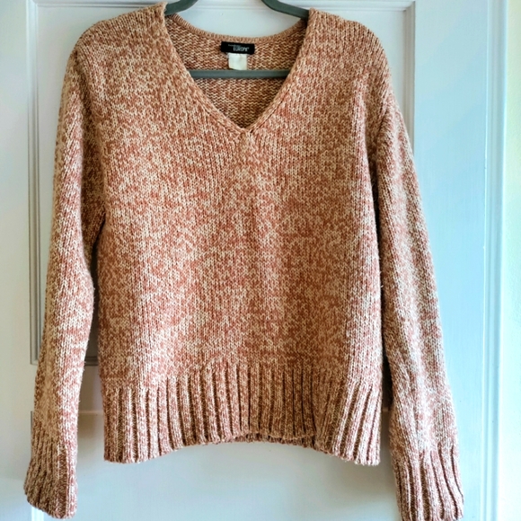 Vintage Sweaters - SOLD ❄️3/$15 Vintage Salmon Pink V-neck Sweater